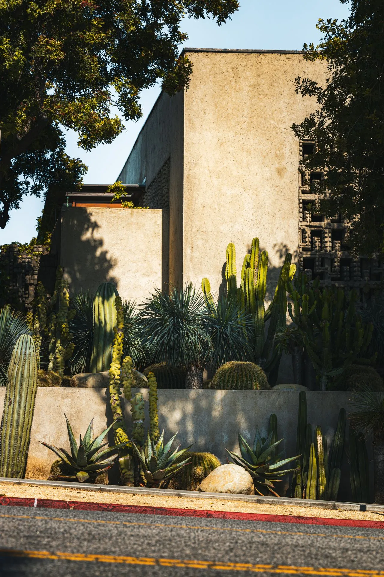 A home's gravel and hardscape foundation perimeter